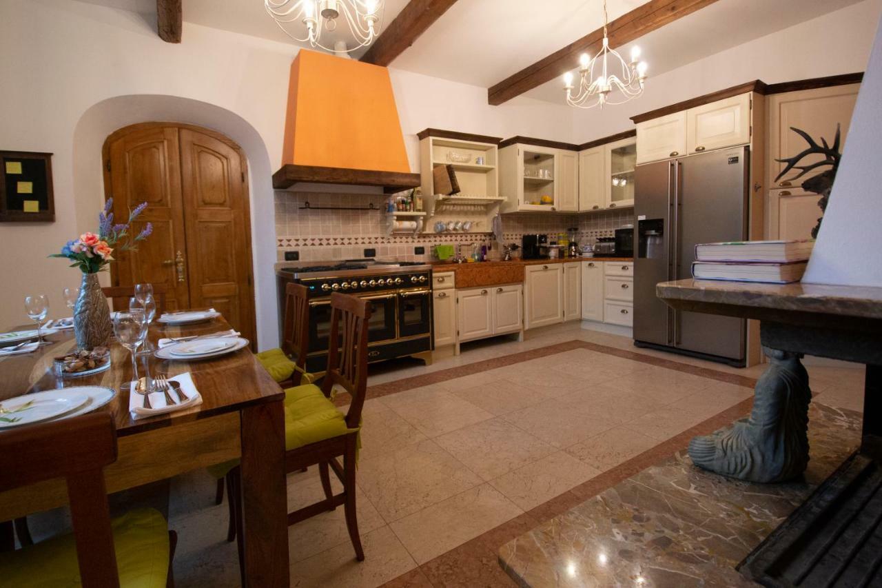 Villa Rina Deluxe And Cottage Porto Ceresio Zewnętrze zdjęcie